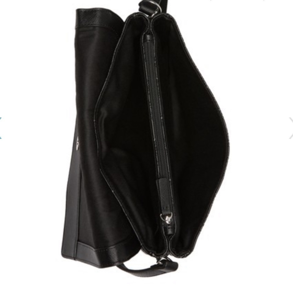 FRENCH Connection
Marin Messenger Bag - Picture 4 of 5